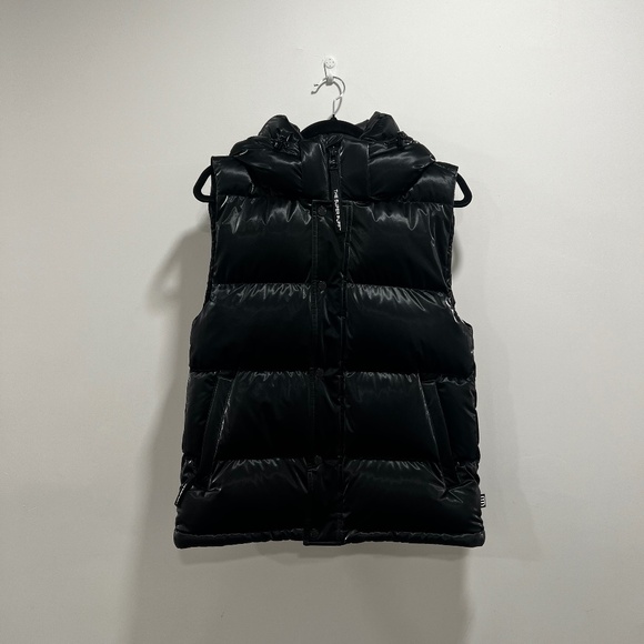 Aritzia The Super Puff Black Liquid Shine Original Vest - Picture 4 of 6
